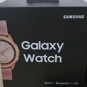 Galaxy watch 42mm rose gold with charger,box and bigger wrist band Rose Gold Samsung Galaxy Watch - 42mm Bluetooth | Samsung US main image 3